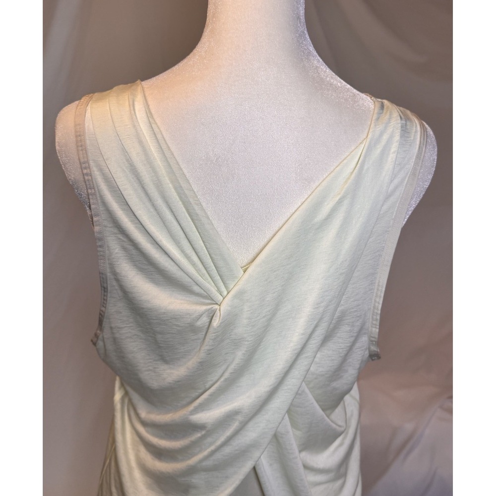 Lululemon Light Green Crossover Tank Front Twist Burnout Mesh Fabric Size S 4-6 - Picture 2 of 8